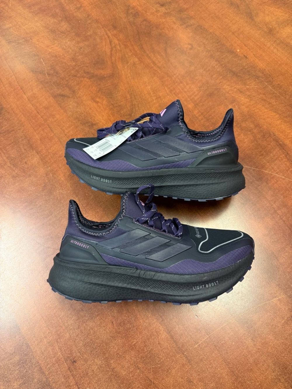 adidas UltraBoost 5 GTX W Aurora Black Plum Water-Resistant  size 8 wmns